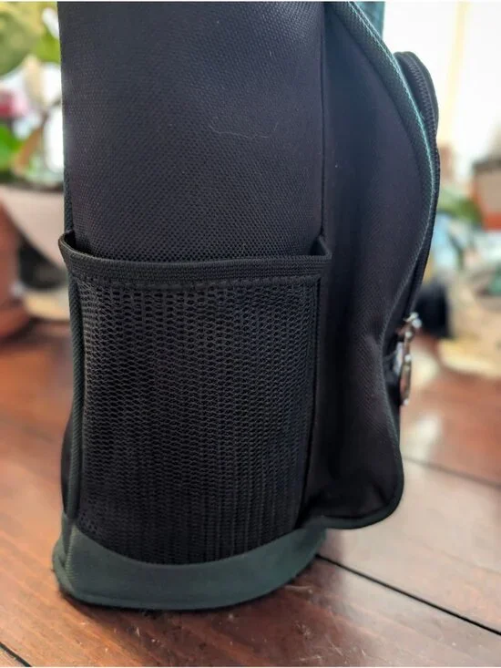 Leed's Golf Black & Green Insulated Golf Bag Shaped Cooler Bag - Picture 3 of 9